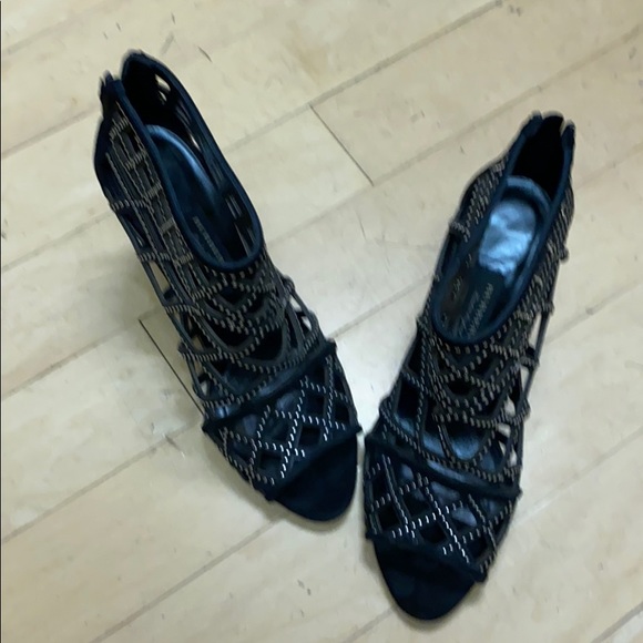 Burberry black suede and studs peep toe ankle 👢 - Picture 9 of 9